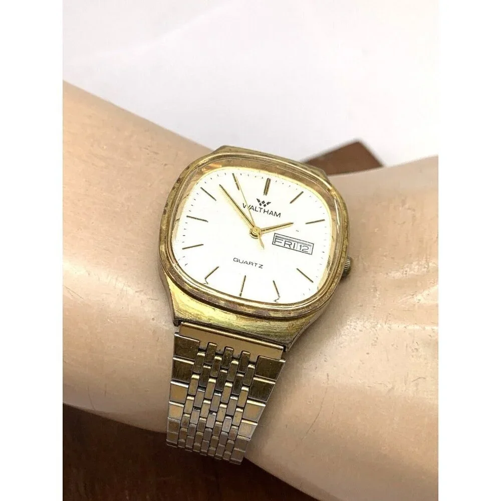 Waltham Mens Watch Vintage Quartz Silver Dial Day Date 33mm Gold Steel B…
